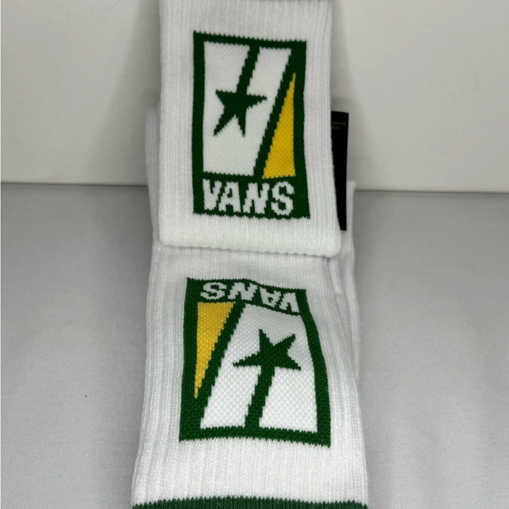 Vans Boy’s White and Green Crew Socks shoe size 1-6